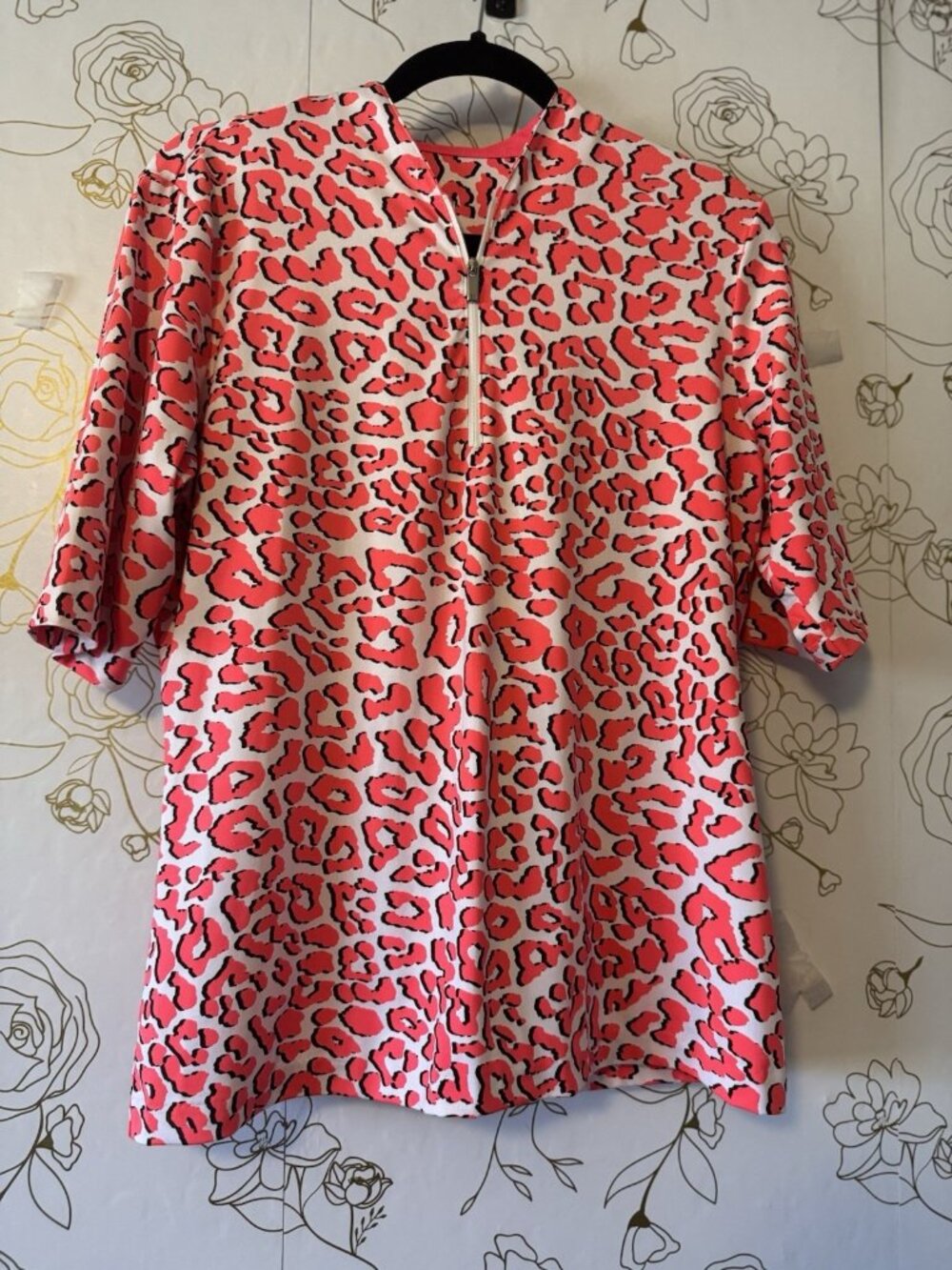 Tail Shirt Top Women’s Large Pink Animal Print 1/4 Zip Short Sleeve UPF 50+  070